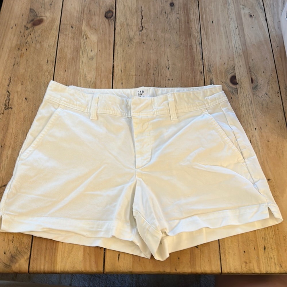 Gap chino shorts